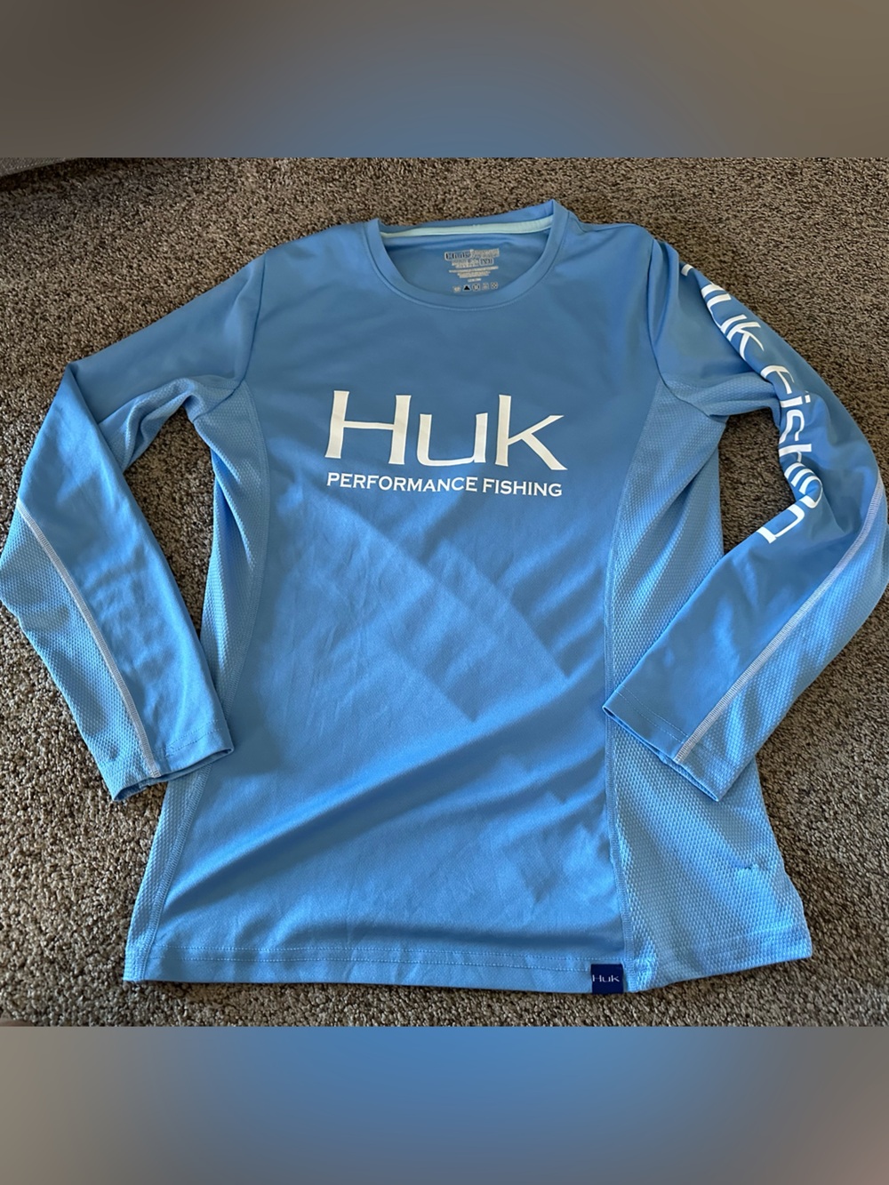 Huk Fishing Light Blue Long Sleeve Performance Fishing Shirt women's